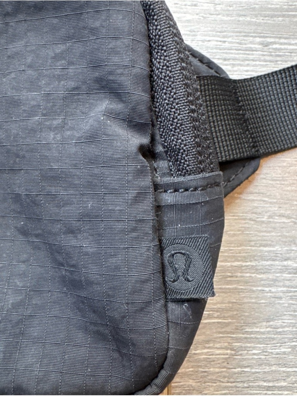Lululemon Mini Everywhere Belt Bag - Black - Picture 3 of 6